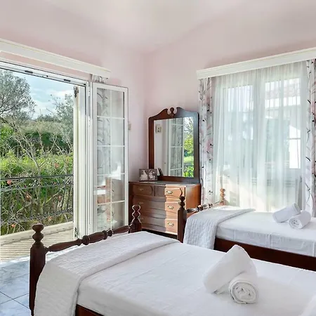 بيت للعطل Melanthi Castle View Holiday *